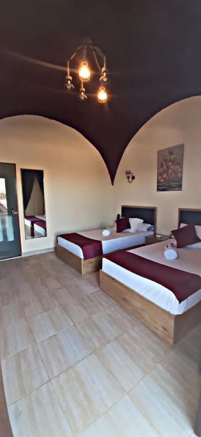 Heru Pyramids View Hotel Kairó Kültér fotó