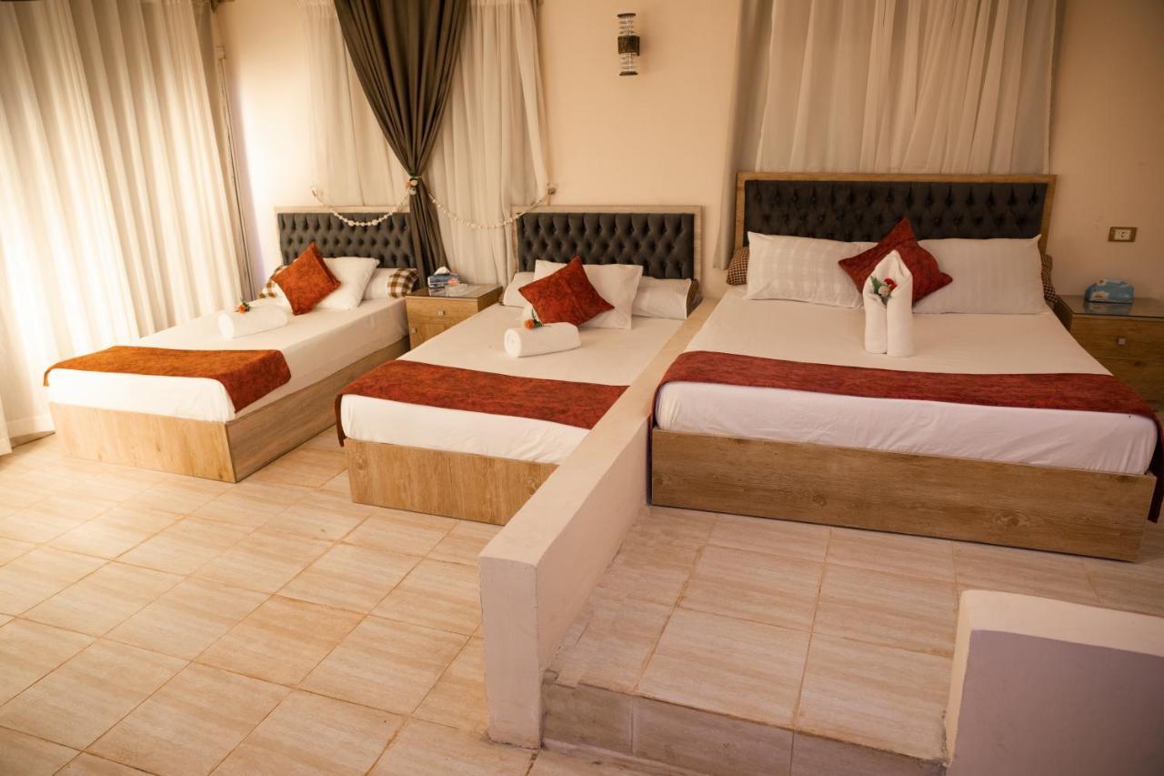 Heru Pyramids View Hotel Kairó Kültér fotó